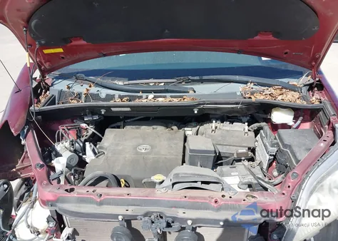 2011 Toyota Sienna z USA, uszkodzony, nr VIN 5TDKK3DC5BS154356